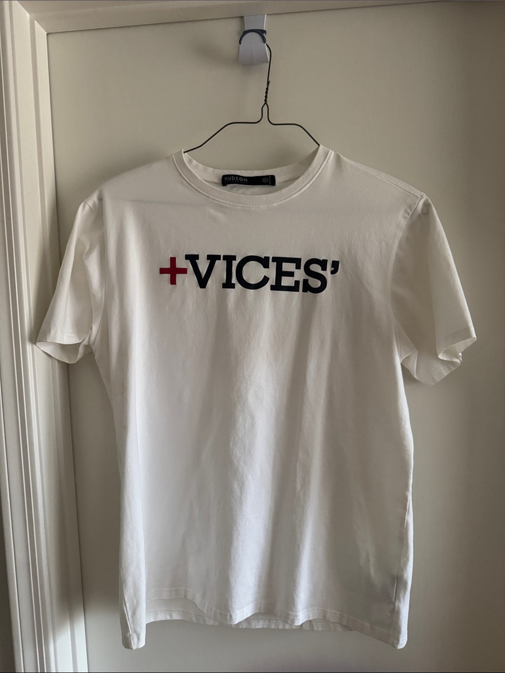 Hudson Jeans White Graphic 'VICES' Tee with Red Accent